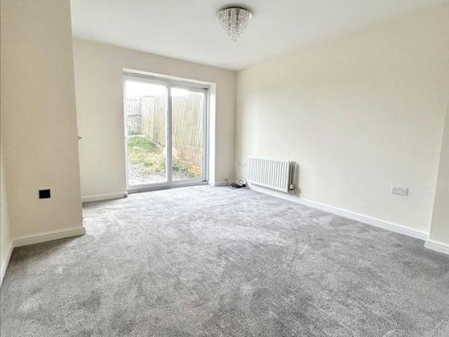 4 bedroom terraced house to rent