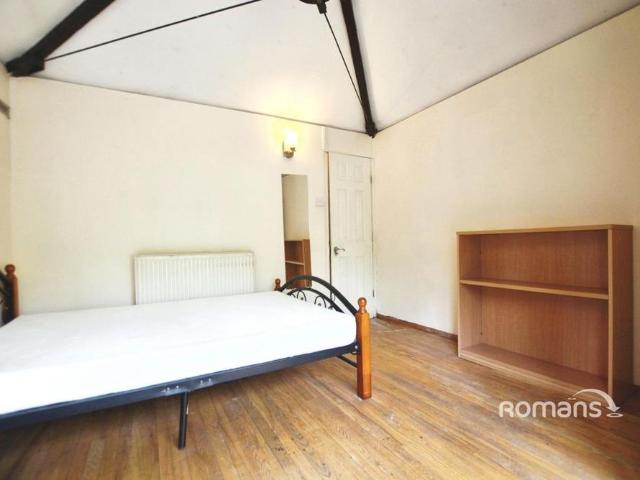 4 bedroom terraced house to rent