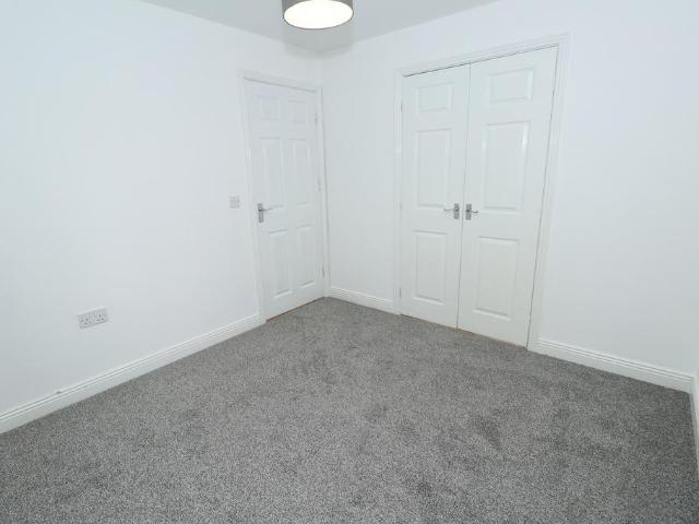 4 bedroom terraced house to rent