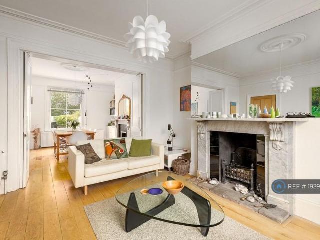 4 bedroom terraced house to rent