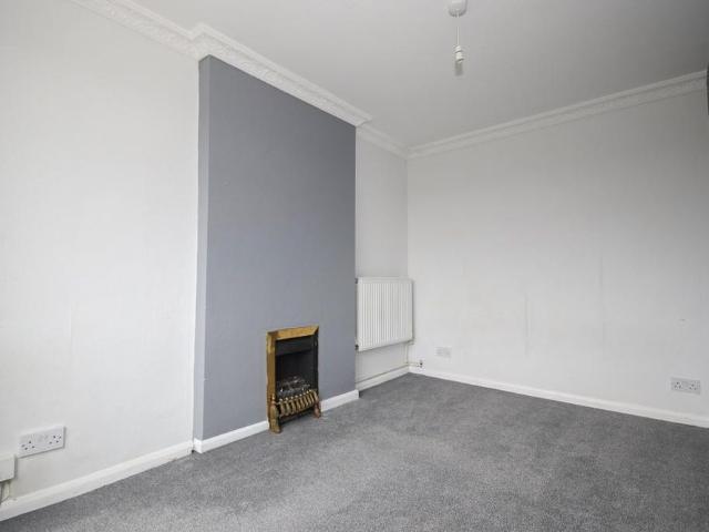 4 bedroom terraced house to rent