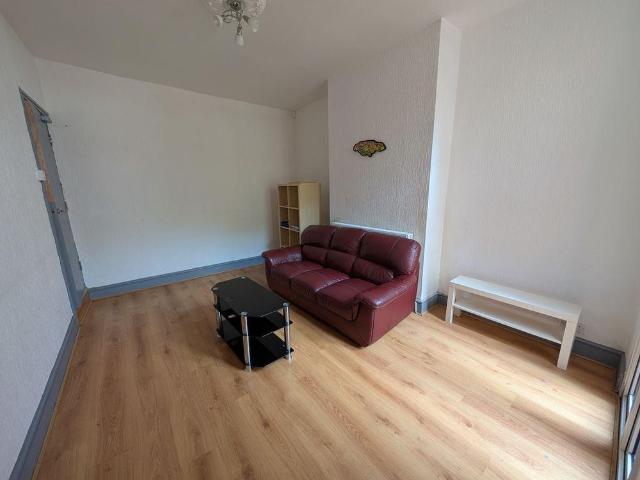 4 bedroom terraced house to rent