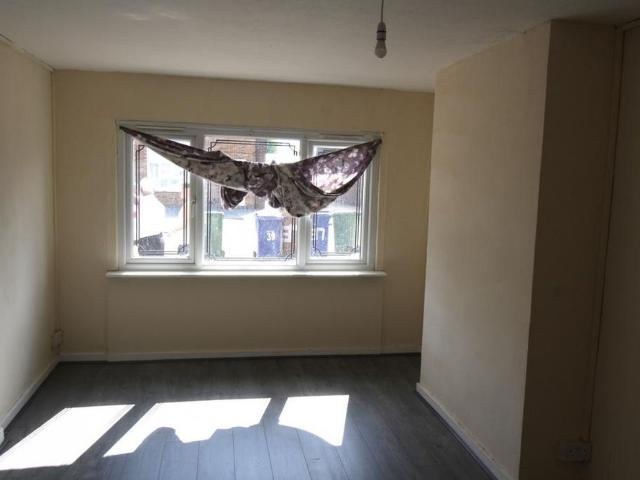 4 bedroom terraced house to rent