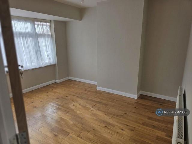 4 bedroom terraced house to rent