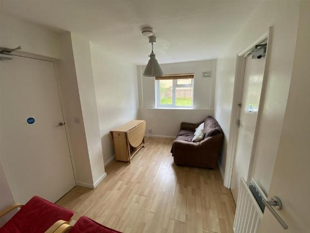 4 bedroom terraced house to rent
