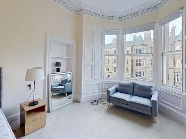 4 bedroom terraced house to rent