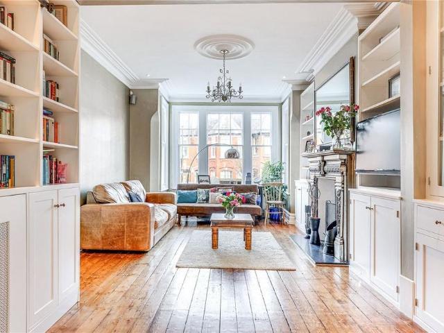 4 bedroom terraced house to rent