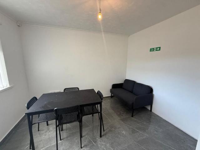 4 bedroom terraced house to rent