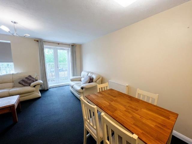 4 bedroom terraced house to rent
