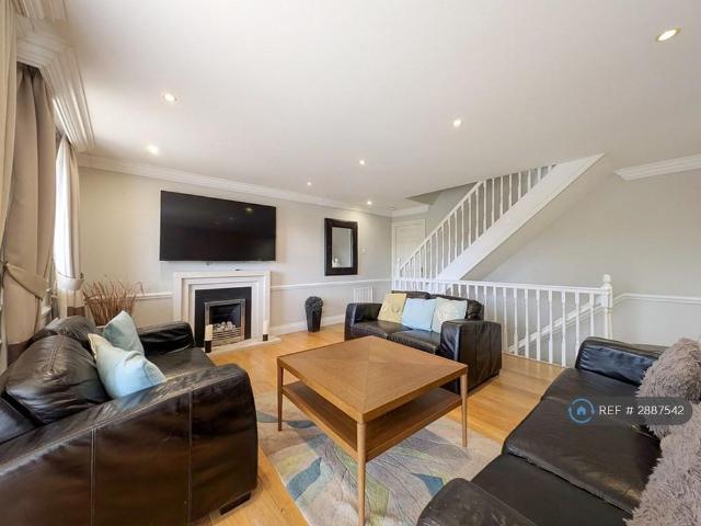 4 bedroom terraced house to rent