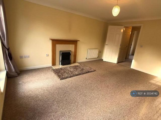 4 bedroom terraced house to rent