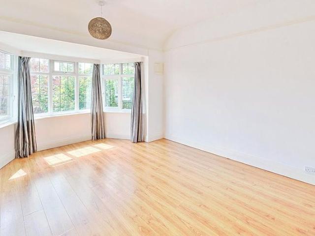 4 bedroom terraced house to rent