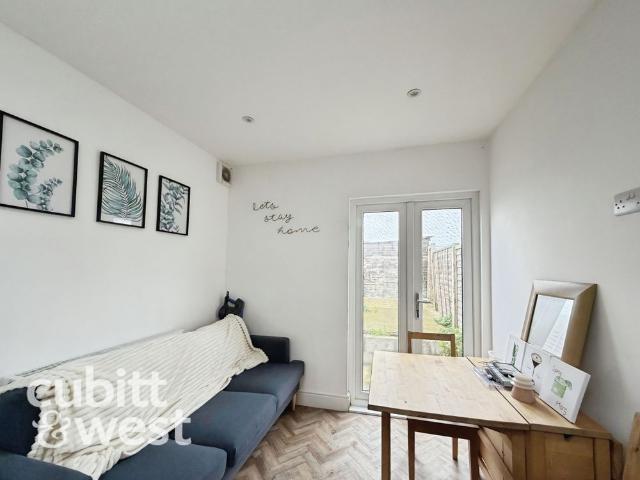 4 bedroom terraced house to rent