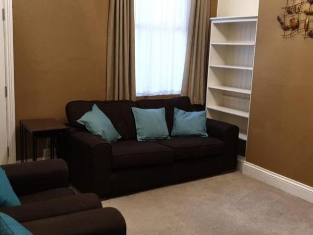 4 bedroom terraced house to rent