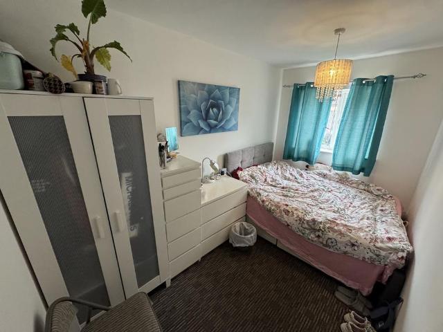 4 bedroom terraced house to rent