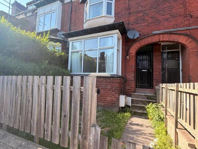 4 bedroom terraced house to rent