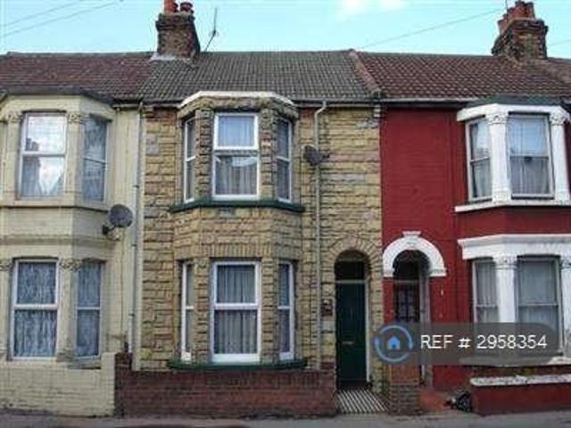 4 bedroom terraced house to rent