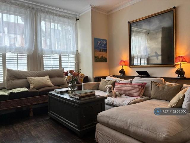 4 bedroom terraced house to rent