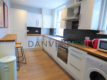 4 bedroom terraced house to rent