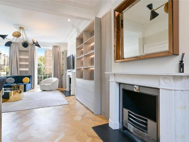 4 bedroom terraced house to rent