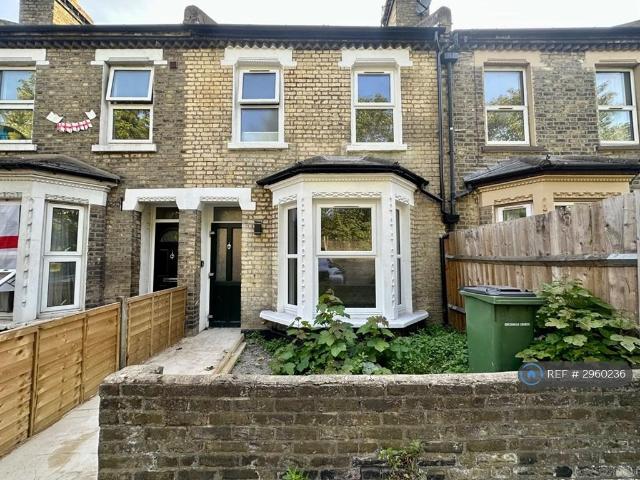 4 bedroom terraced house to rent