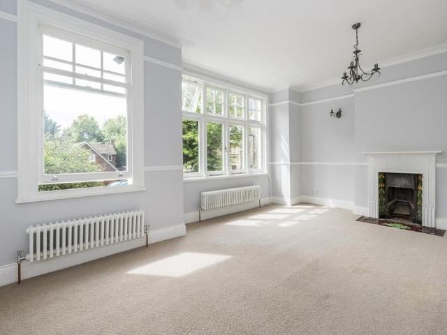 4 bedroom terraced house to rent