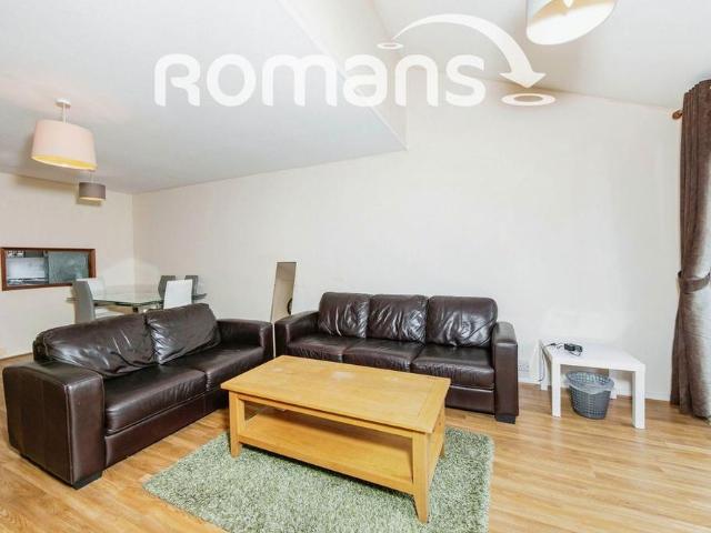 4 bedroom terraced house to rent