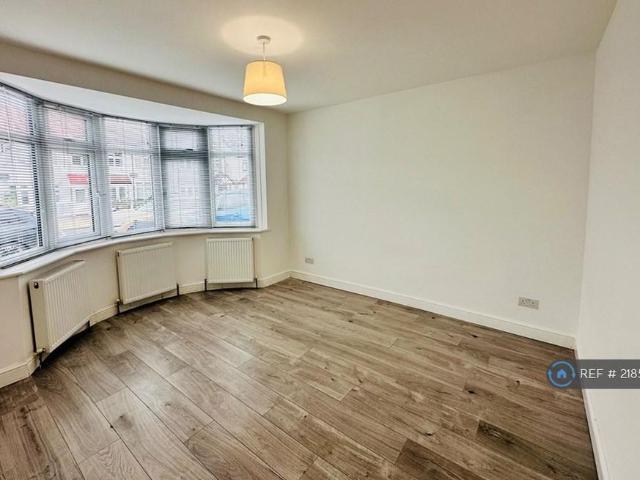 4 bedroom terraced house to rent