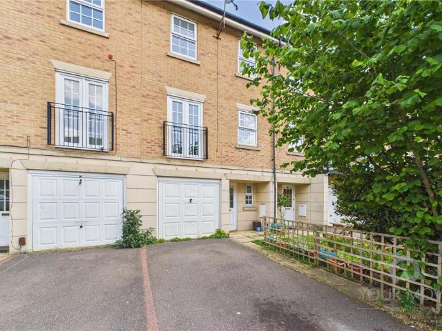 4 bedroom terraced house to rent