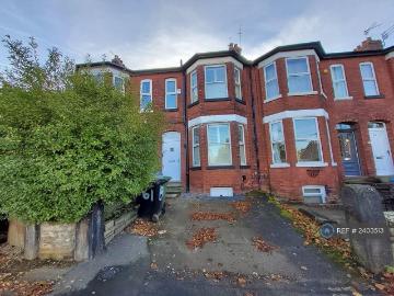4 bedroom terraced house to rent