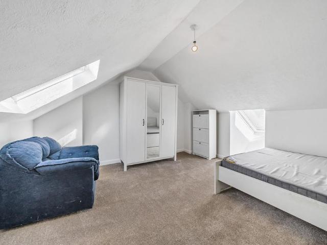 4 bedroom terraced house to rent