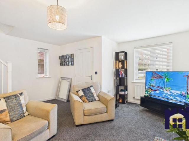 4 bedroom terraced house to rent