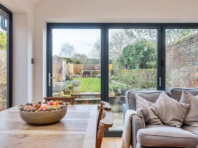 4 bedroom terraced house to rent