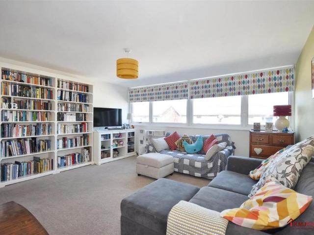 4 bedroom terraced house to rent