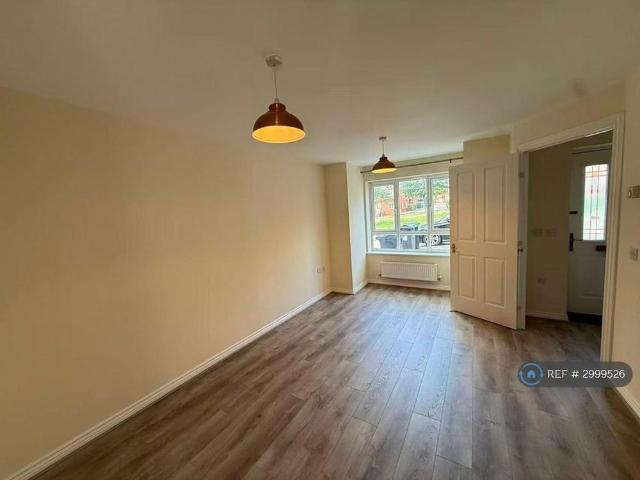 4 bedroom terraced house to rent