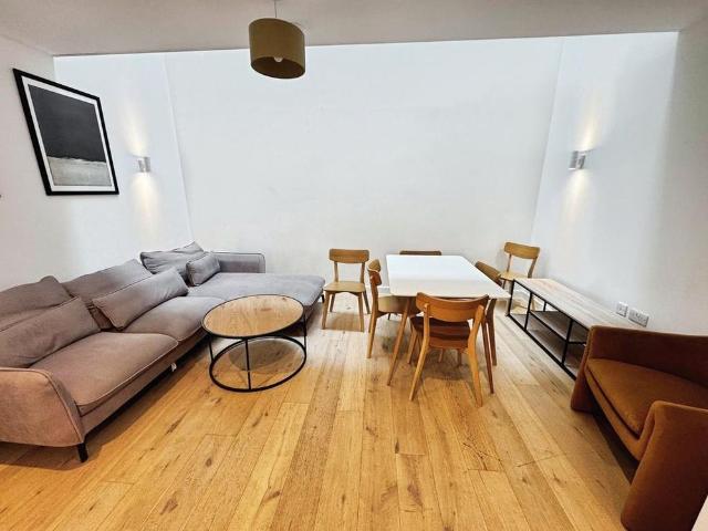 4 bedroom terraced house to rent