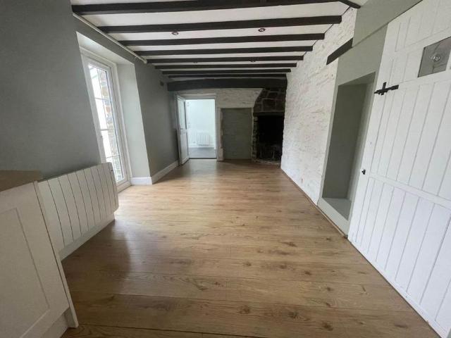 4 bedroom terraced house to rent