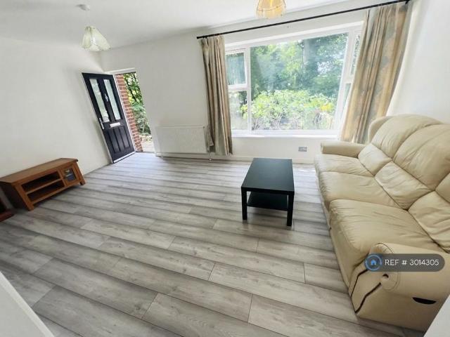 4 bedroom terraced house to rent