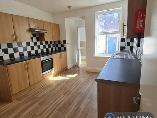 4 bedroom terraced house to rent