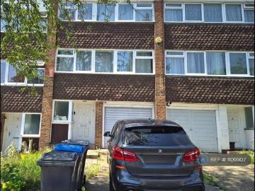 4 bedroom terraced house to rent