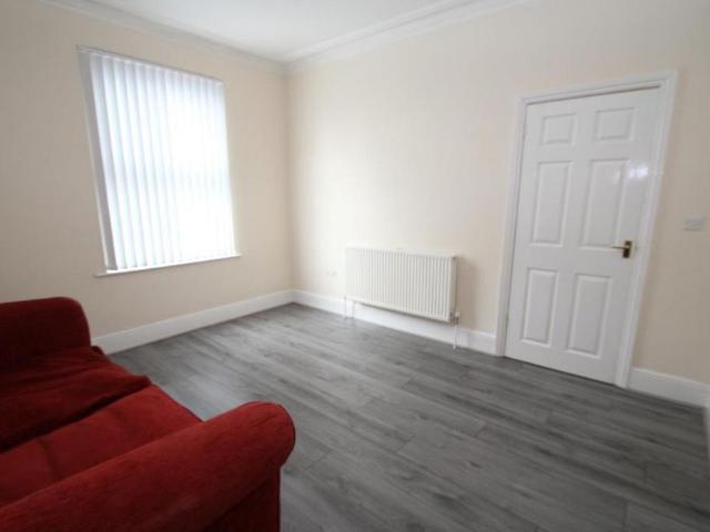 4 bedroom terraced house to rent