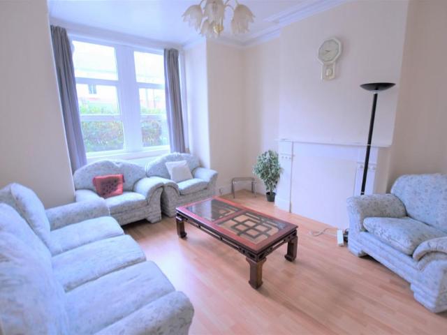 4 bedroom terraced house to rent