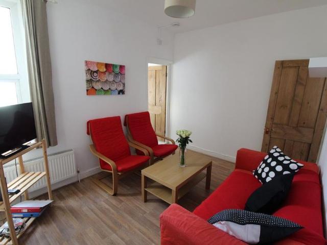4 bedroom terraced house to rent
