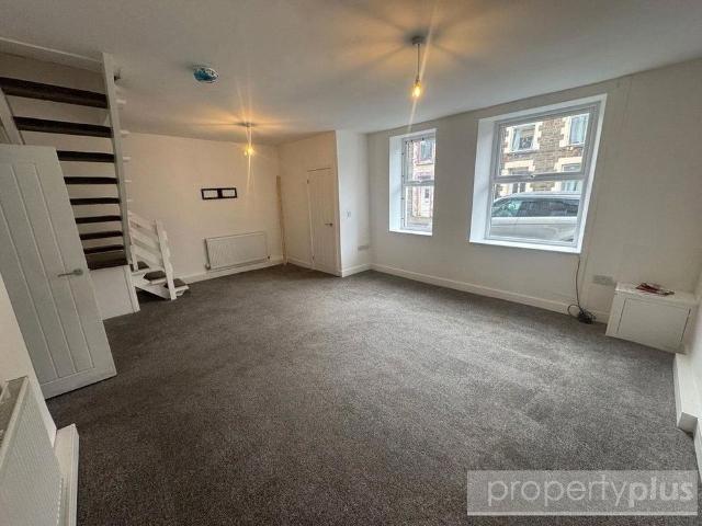 4 bedroom terraced house to rent