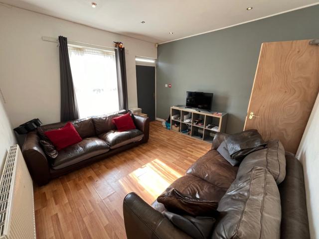 4 bedroom terraced house to rent