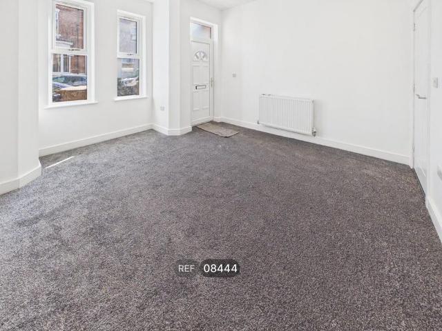 4 bedroom terraced house to rent