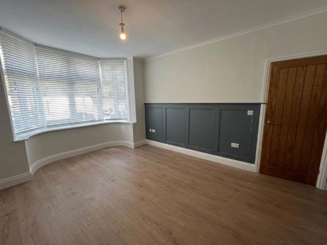 4 bedroom terraced house to rent