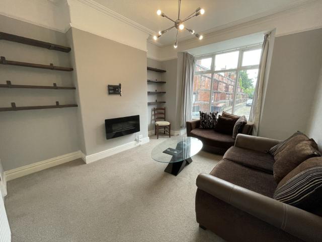 4 bedroom terraced house to rent