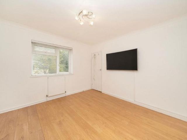 4 bedroom terraced house to rent