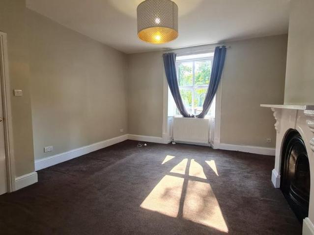 4 bedroom terraced house to rent